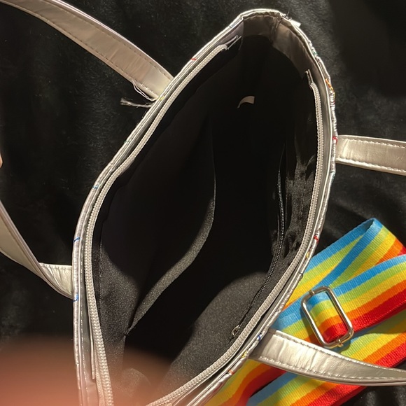 NWT Rainbow Strap Quilted Crossbody bag - Picture 7 of 12